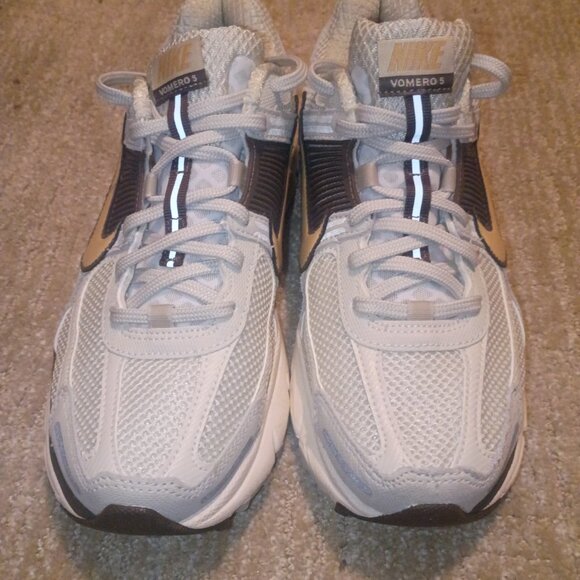 Nike zoom vomero 5 casual shoes - Picture 2 of 8